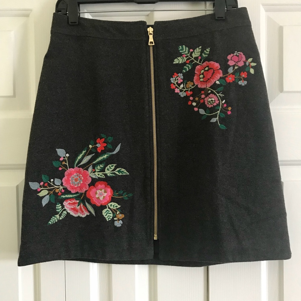 NWTG Loft skirt. Never worn. Size  6.